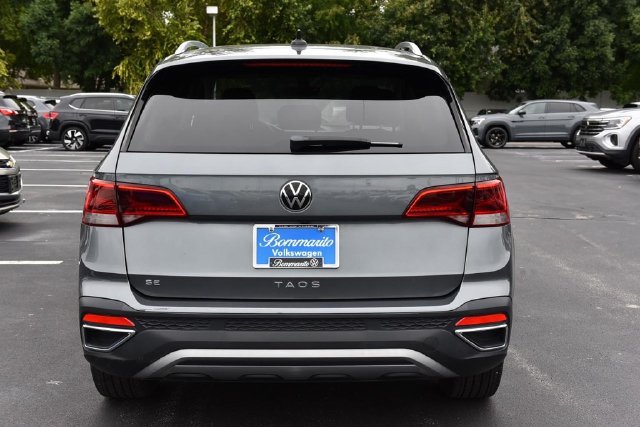Used 2023 Volkswagen Taos SE FWD image 6