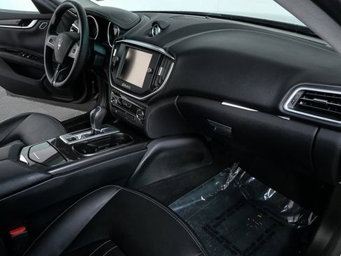 Used 2016 Maserati Ghibli image 23