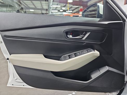 Used 2023 Honda Accord EX image 26