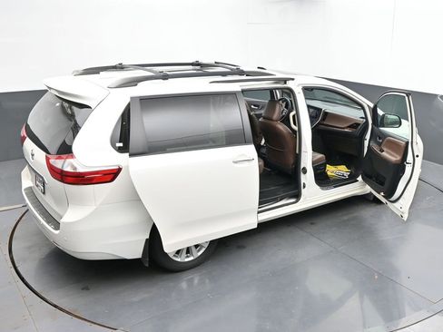 Used 2016 Toyota Sienna Limited Premium AWD/4WD image 72