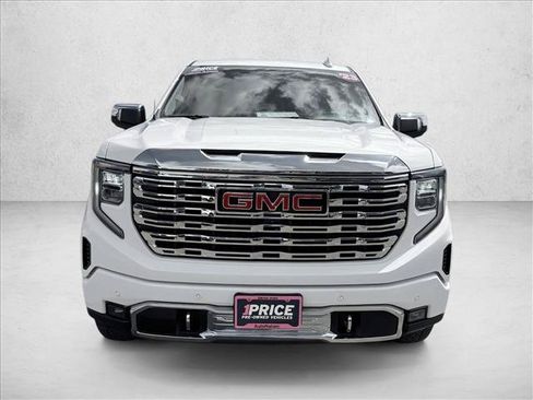 Used 2023 GMC Sierra 1500 Denali w/ Technology Package AWD/4WD image 2
