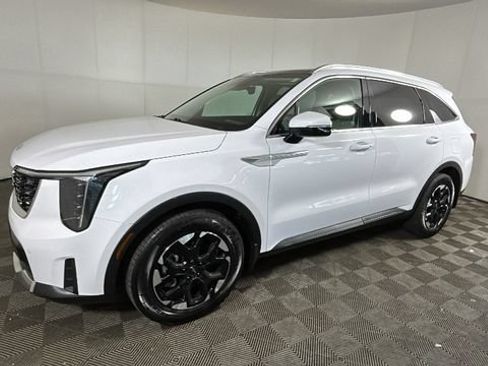 Used 2025 Kia Sorento S w/ Panoramic Sunroof Package FWD image 6