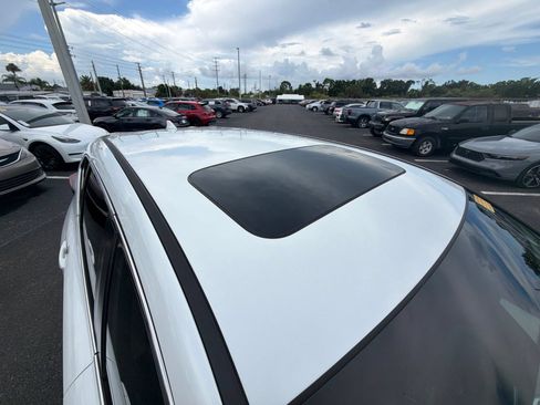 Certified 2022 Honda CR-V EX-L image 17