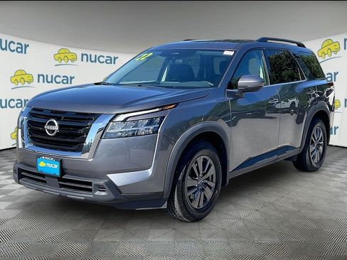 Used 2022 Nissan Pathfinder SV AWD/4WD image 3