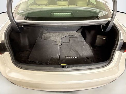 Used 2019 Lexus IS 300 AWD image 25