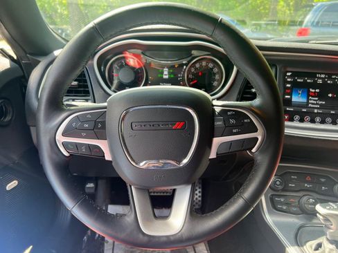 Used 2017 Dodge Challenger R/T Plus image 19