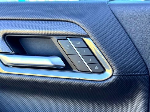 Used 2024 Chevrolet Silverado 2500 ZR2 w/ Technology Package image 21