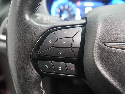 Used 2020 Chrysler Pacifica Touring-L Plus w/ S Appearance Package FWD image 19
