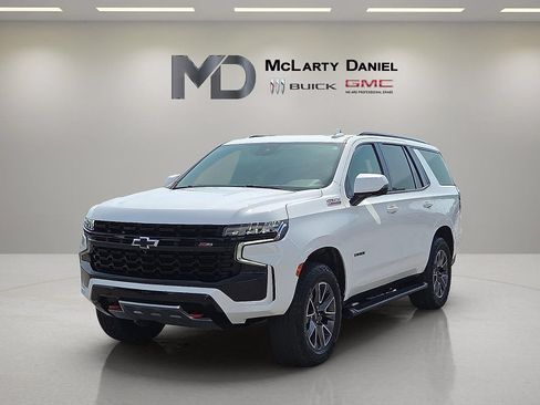 Used 2023 Chevrolet Tahoe Z71 w/ Luxury Package AWD/4WD image 3