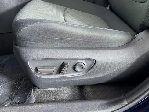 Used 2021 Toyota RAV4 XLE image 20