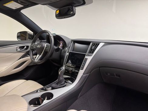 Used 2019 INFINITI Q60 Red Sport 400 w/ Proassist Package image 8