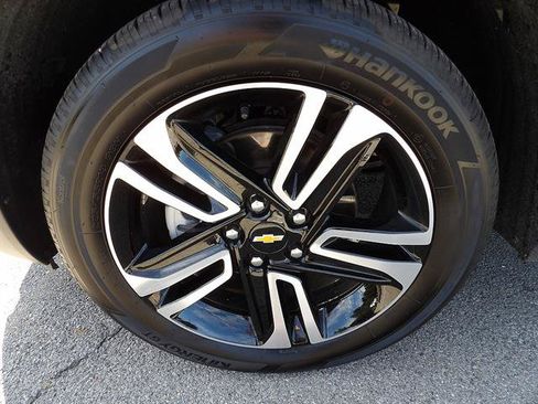 Certified 2026 Chevrolet TrailBlazer LT w/ Convenience Package FWD image 9