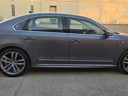 Used 2017 Volkswagen Passat 1.8T R-Line image 10