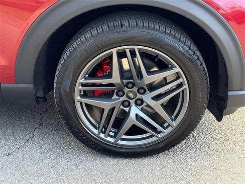 Certified 2025 Ford Explorer ST-Line w/ Premium Package image 9