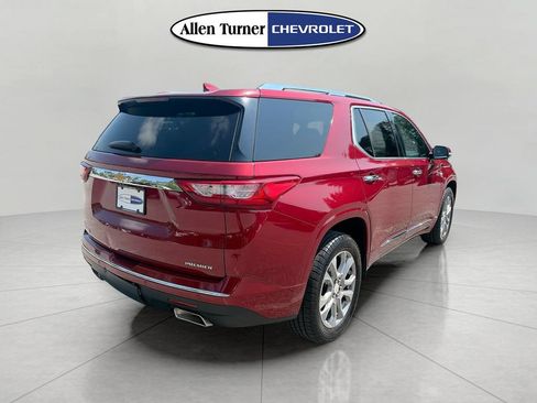 Used 2019 Chevrolet Traverse Premier w/ Driver Confidence II Package FWD image 4