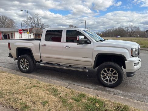 Used 2017 GMC Sierra 1500 Denali image 7