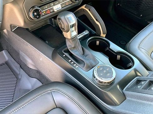 New 2025 Ford Bronco Badlands image 7