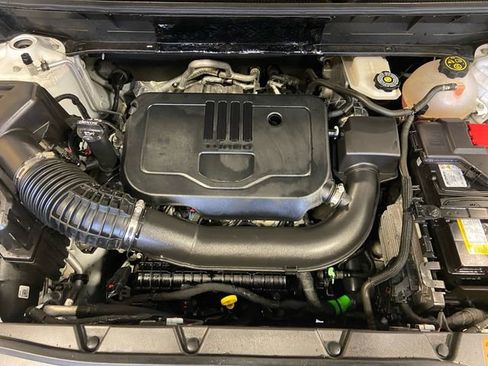 Used 2023 GMC Acadia SLT image 26