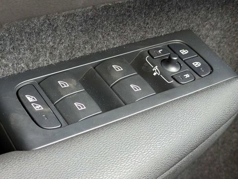 Certified 2023 Volvo C40 Recharge Core AWD/4WD image 25