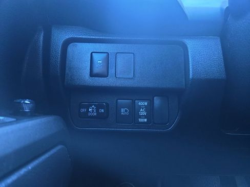 Used 2022 Toyota Tacoma TRD Off-Road image 22