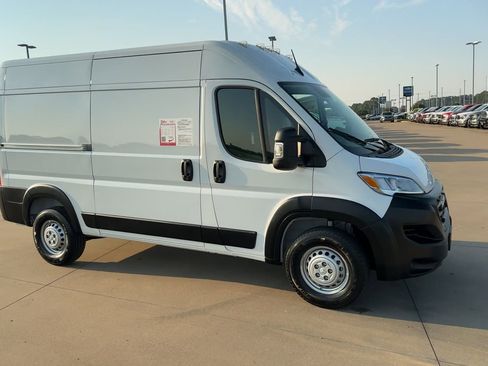 Used 2025 RAM ProMaster 2500 image 9
