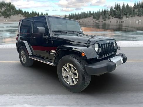 Used 2014 Jeep Wrangler Sahara w/ Mopar Chrome Edition Group image 8