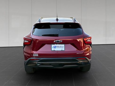 Used 2024 Chevrolet Trax ACTIV w/ Sunroof Package FWD image 4