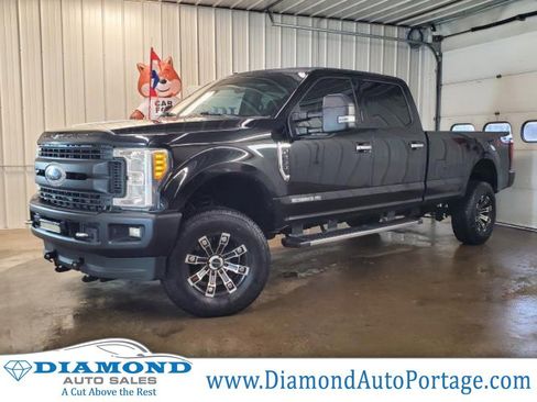 Used 2017 Ford F250 XLT w/ XLT Premium Package image 1