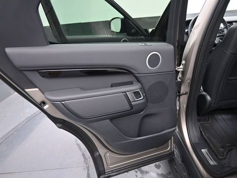 New 2025 Land Rover Discovery S AWD/4WD image 16