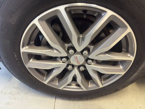 Used 2017 GMC Acadia SLE AWD/4WD image 33