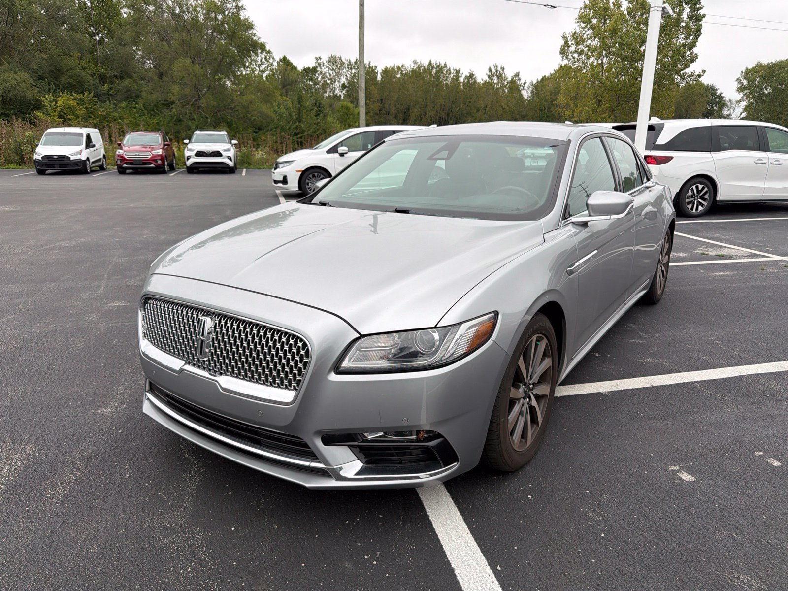 Used 2020 Lincoln Continental w/ Convenience Package FWD image 2