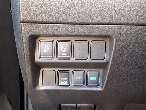 Used 2020 Nissan Rogue Sport SV image 24