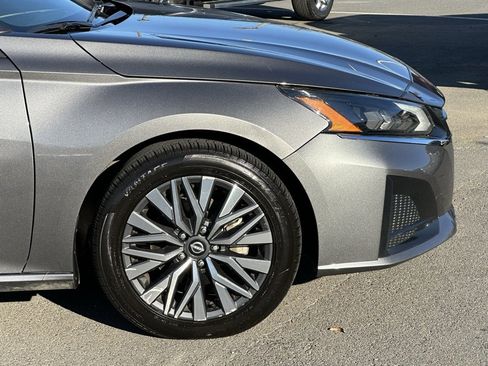 Used 2024 Nissan Altima 2.5 SV image 38