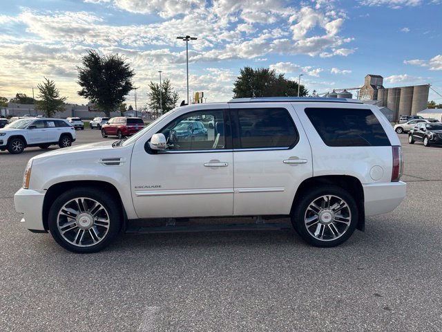 Used 2013 Cadillac Escalade Premium AWD/4WD image 4