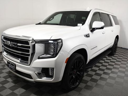 Used 2022 GMC Yukon XL SLT w/ SLT Premium Package AWD/4WD image 1