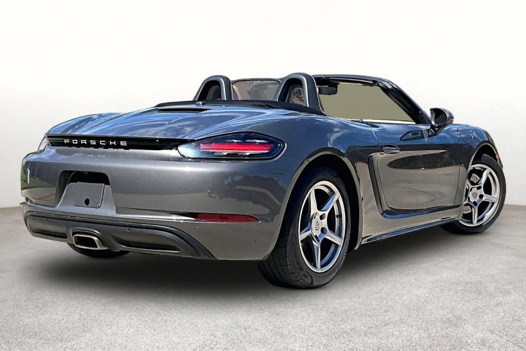 Used 2017 Porsche 718 Boxster RWD image 2