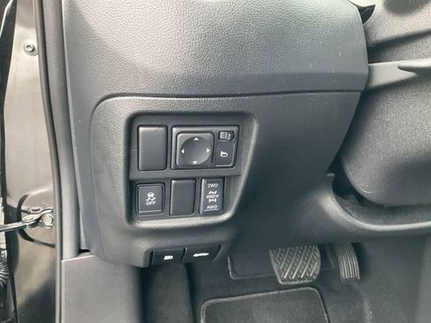 Used 2016 Nissan Juke SL image 16