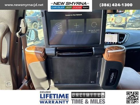 New 2026 Chrysler Pacifica Pinnacle image 15