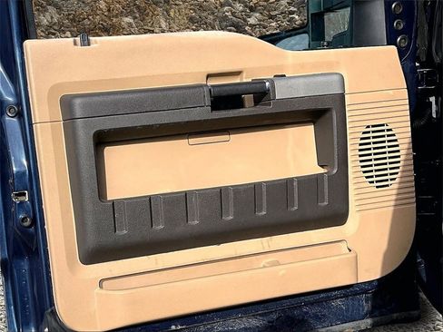 Used 2013 Ford F350 Lariat w/ Chrome Pkg image 22