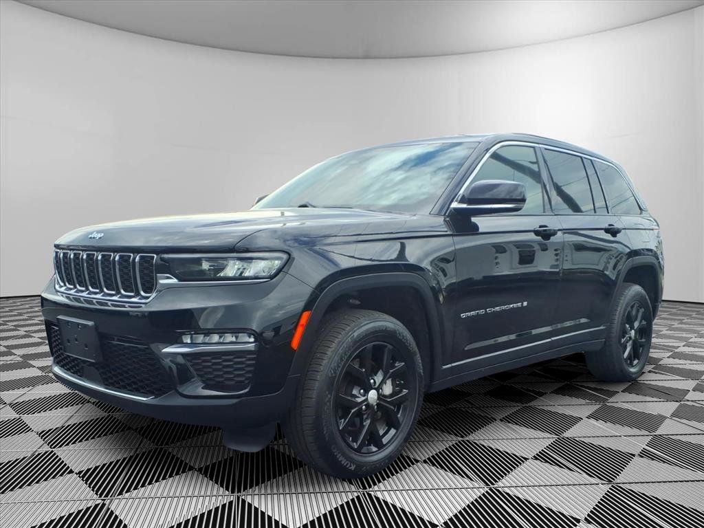 Used 2023 Jeep Grand Cherokee Limited AWD/4WD image 25