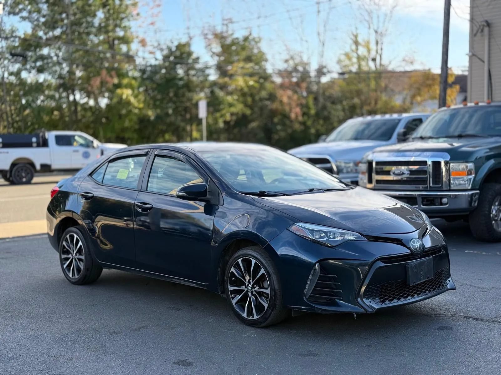Used 2019 Toyota Corolla SE w/ Carpet Mat Package (TMS) FWD image 3