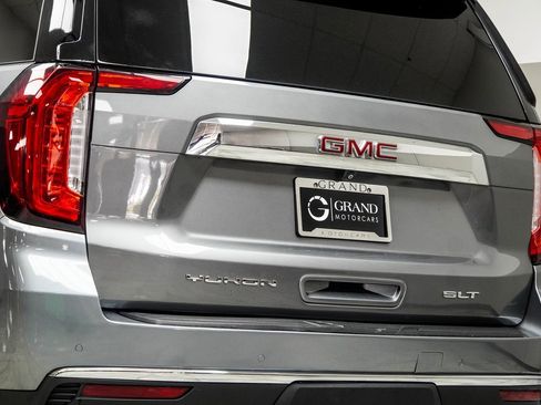 Used 2021 GMC Yukon SLT w/ SLT Luxury Plus Package image 13