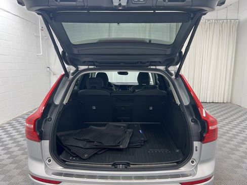 Used 2023 Volvo XC60 B5 Plus w/ Climate Package image 8