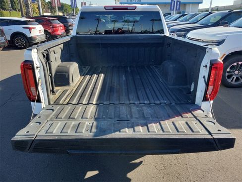 Used 2022 GMC Sierra 1500 SLT w/ SLT Convenience Package image 22