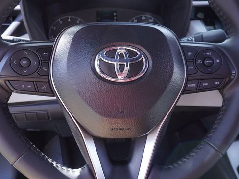 Used 2025 Toyota Corolla SE image 17