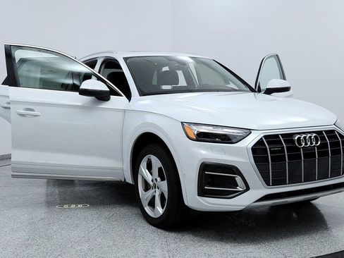 Used 2021 Audi Q5 Prestige w/ Prestige Package image 12