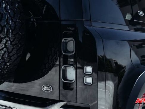 Used 2020 Land Rover Defender 110 X AWD/4WD image 38