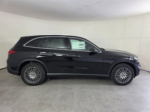 New 2026 Mercedes-Benz GLC 300 image 3