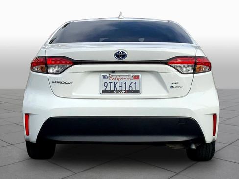 Used 2025 Toyota Corolla LE w/ LE Premium Package image 4