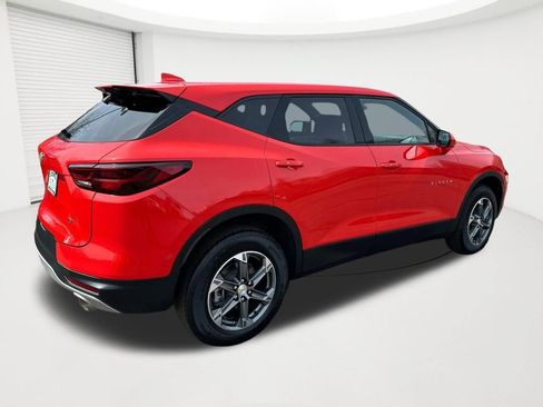 Certified 2025 Chevrolet Blazer LT image 5